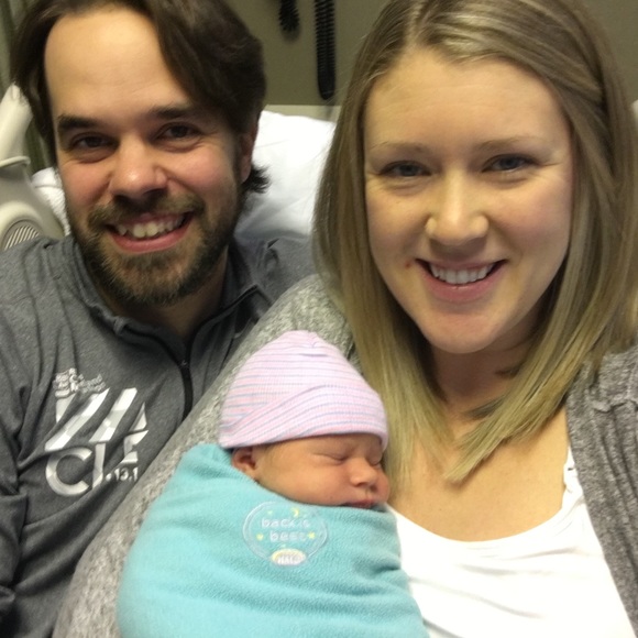 Meet your Posher, Lauren - Picture 3 of 5